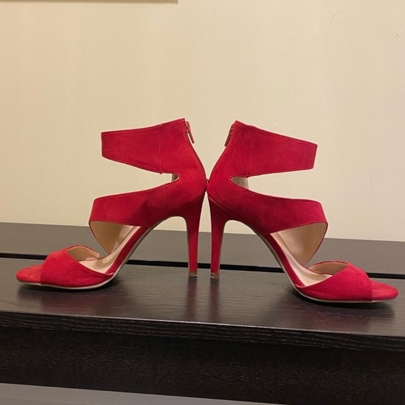 Christian Siriano Elegant Red Strappy Heels BRAND NEW - Picture 2 of 5